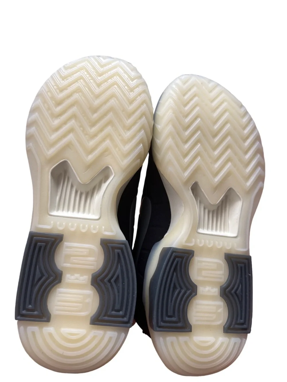 LeBron Witness IX Basketball Shoes (Black/Coconut‎ Milk/Iron Grey) Men’s Size 10